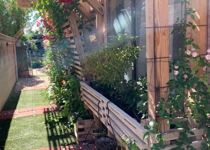 Hummingbird\'S Retreat-One Bedroom-Private Bath-Private Entry Door